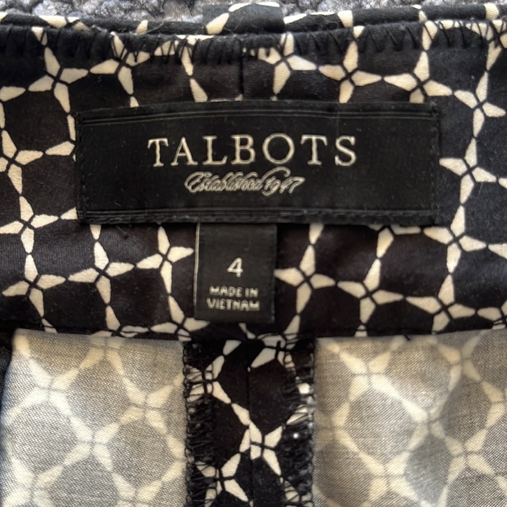 Talbots patterned shorts - Picture 4 of 5